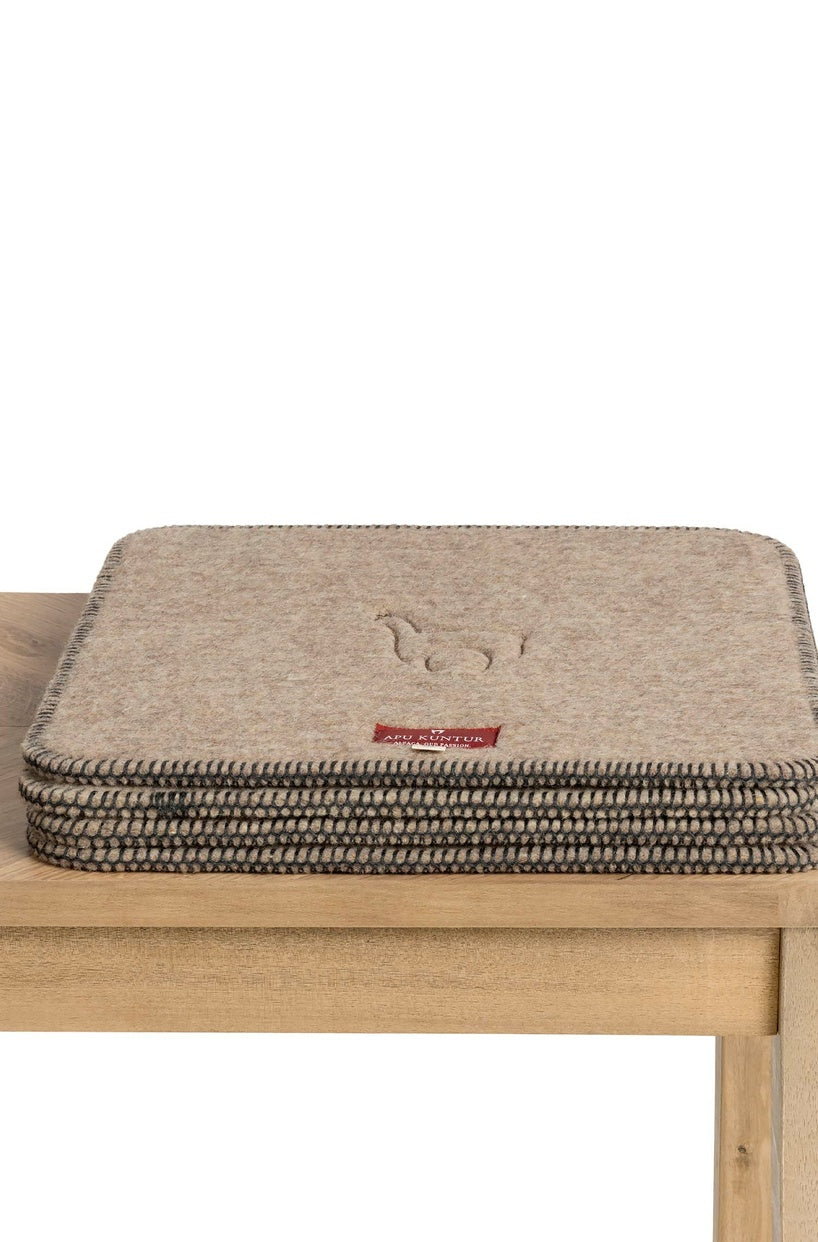 Apu Kuntur - Alpaka Sitzauflage - braun - 40x40cm - 70% Alpaka 30% Wolle
